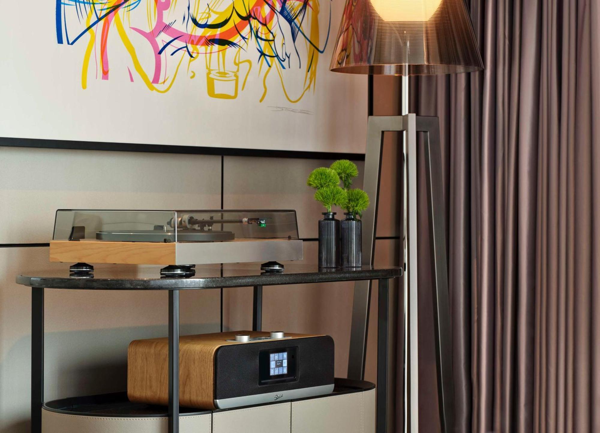 Art'Otel London Hoxton, Powered By Radisson Hotels Exterior photo